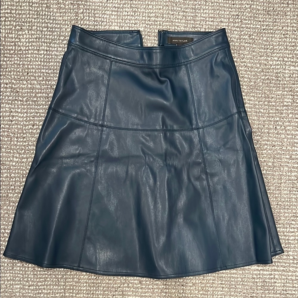 Anne Klein Blue faux leather Skirt
